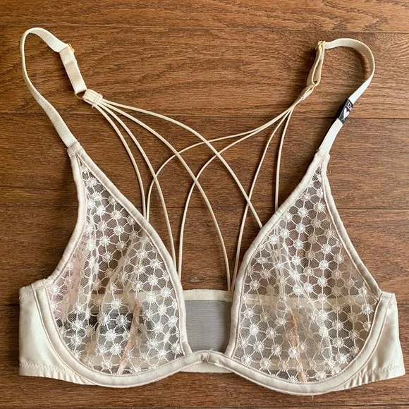 NWT Victoria's Secret Very Sexy Starburst Plunge Bra Cream Underwire Unlined 32B - Picture 3 of 13